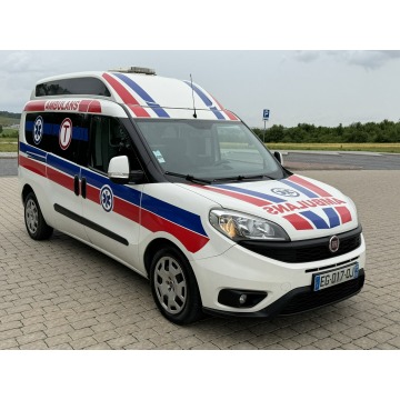 Fiat Doblo 2016 Ambulans oryginalna karetka 2.0JTD - Pojazdy specjalistyczne - Gostyń - zdjęcie 1