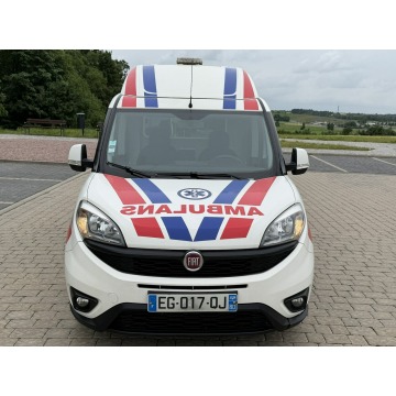 Fiat Doblo 2016 Ambulans oryginalna karetka 2.0JTD - Pojazdy specjalistyczne - Gostyń - zdjęcie 2