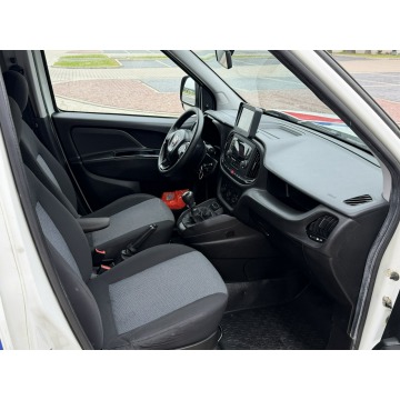 Fiat Doblo 2016 Ambulans oryginalna karetka 2.0JTD - Pojazdy specjalistyczne - Gostyń - zdjęcie 11