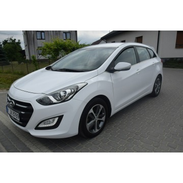 Hyundai i30  Kombi 2016,  1.6 diesel - Na sprzedaż za 27 900 zł - Majdan Sieniawski - zdjęcie 5