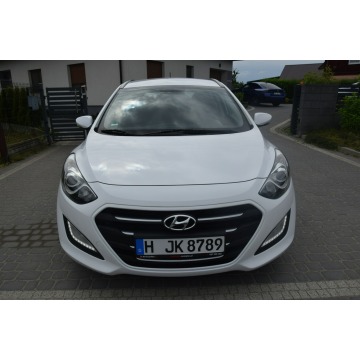 Hyundai i30  Kombi 2016,  1.6 diesel - Na sprzedaż za 27 900 zł - Majdan Sieniawski - zdjęcie 9