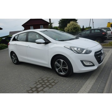 Hyundai i30  Kombi 2016,  1.6 diesel - Na sprzedaż za 27 900 zł - Majdan Sieniawski - zdjęcie 10
