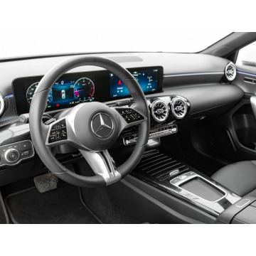 Mercedes - Benz A-klasa  Sedan/Limuzyna 2023,  2.0 diesel, automat - Na sprzedaż za 102 500 zł - Gdańsk - zdjęcie 6