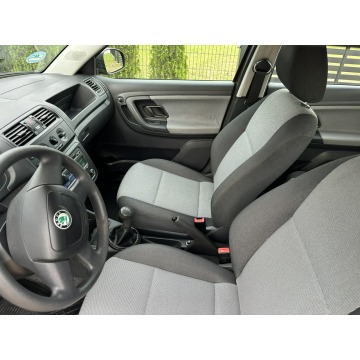 Skoda Fabia  Hatchback 2011,  1.2 benzyna - Na sprzedaż za 13 800 zł - Wejherowo - zdjęcie 10