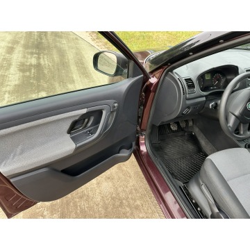 Skoda Fabia  Hatchback 2011,  1.2 benzyna - Na sprzedaż za 13 800 zł - Wejherowo - zdjęcie 12