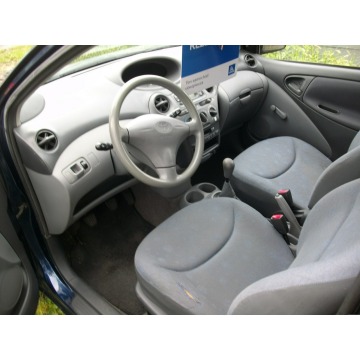 Toyota Yaris  Hatchback 2002,  1.0 benzyna - Na sprzedaż za 3 500,00 zł - Katowice - zdjęcie 3