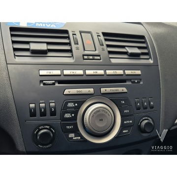 Mazda 3  Hatchback 2010,  1.6 benzyna - Na sprzedaż za 18 399 zł - Tychy - zdjęcie 12