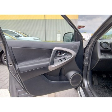 Toyota   SUV 2011,  2.0 benzyna - Na sprzedaż za 38 999 zł - Piła - zdjęcie 9