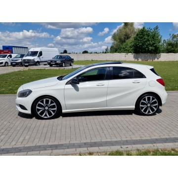 Mercedes - Benz A-klasa  Hatchback 2012,  1.6 benzyna, automat - Na sprzedaż za 47 500 zł - Strobice - zdjęcie 3