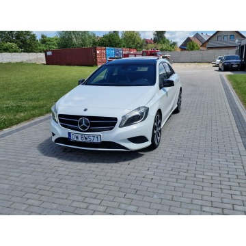 Mercedes - Benz A-klasa  Hatchback 2012,  1.6 benzyna, automat - Na sprzedaż za 47 500 zł - Strobice - zdjęcie 2