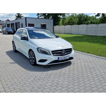 Mercedes - Benz A-klasa  Hatchback 2012,  1.6 benzyna, automat - Na sprzedaż za 47 500 zł - Strobice - zdjęcie 9