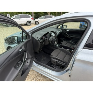 Opel Astra 2016,  1.6 diesel - Na sprzedaż za 36 800 zł - Pęcice - zdjęcie 11