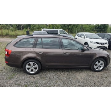 Skoda Octavia  Kombi 2013,  1.2 benzyna - Na sprzedaż za 27 900 zł - Szczecin - zdjęcie 8