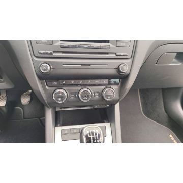 Skoda Octavia  Kombi 2013,  1.2 benzyna - Na sprzedaż za 27 900 zł - Szczecin - zdjęcie 12