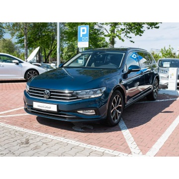 Volkswagen Passat  Kombi 2022,  2.0 diesel, automat - Na sprzedaż za 72 324 zł - Gdynia - zdjęcie 2