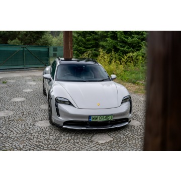 Porsche Taycan 2022 elektryczny, automat - Na sprzedaż za 199 777 zł - Ropczyce - zdjęcie 4
