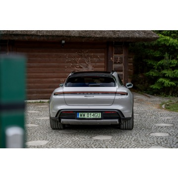 Porsche Taycan 2022 elektryczny, automat - Na sprzedaż za 199 777 zł - Ropczyce - zdjęcie 5