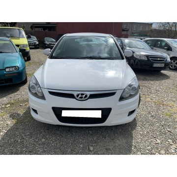 Hyundai i30  Hatchback 2010,  1.6 diesel - Na sprzedaż za 11 999 zł - Gostyń - zdjęcie 2