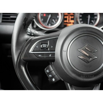 Suzuki Swift  Hatchback 2021,  1.2 benzyna - Na sprzedaż za 38 850 zł - Gdańsk - zdjęcie 12