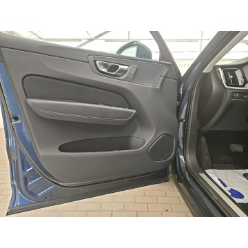 Volvo   SUV 2019,  2.0 diesel, automat - Na sprzedaż za 115 000 zł - Warszawa - zdjęcie 10