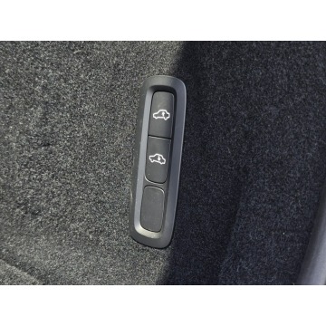 Volvo   SUV 2025,  2.0 benzyna, automat - Na sprzedaż za 246 500 zł - Tychy - zdjęcie 10
