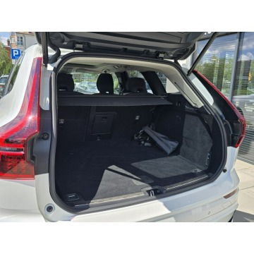 Volvo   SUV 2025,  2.0 benzyna, automat - Na sprzedaż za 246 500 zł - Tychy - zdjęcie 9