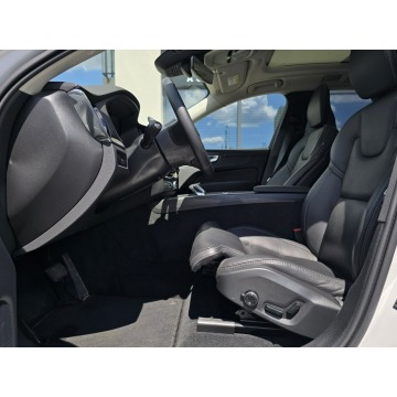 Volvo   SUV 2025,  2.0 benzyna, automat - Na sprzedaż za 246 500 zł - Tychy - zdjęcie 8