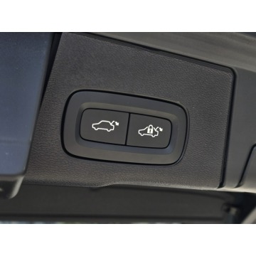 Volvo   SUV 2025,  2.0 benzyna, automat - Na sprzedaż za 246 500 zł - Tychy - zdjęcie 11
