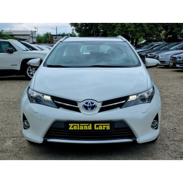 Toyota Auris 2014,  1.8 hybryda, automat - Na sprzedaż za 37 900 zł - Szczecin - zdjęcie 2