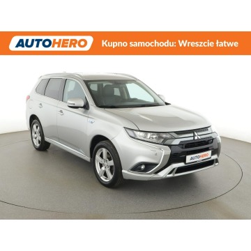 Mitsubishi Outlander  SUV 2018,  2.4 hybryda, automat - Na sprzedaż za 67 000 zł - Warszawa - zdjęcie 10
