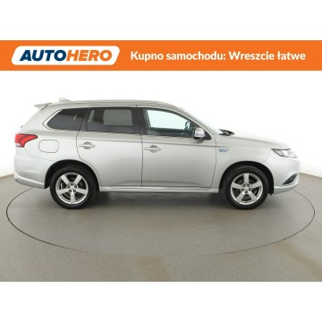 Mitsubishi Outlander  SUV 2018,  2.4 hybryda, automat - Na sprzedaż za 67 000 zł - Warszawa - zdjęcie 9