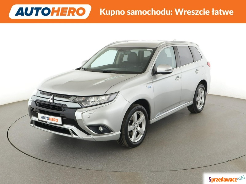 Mitsubishi Outlander  SUV 2018,  2.4 hybryda, automat - Na sprzedaż za 67 000 zł - Warszawa