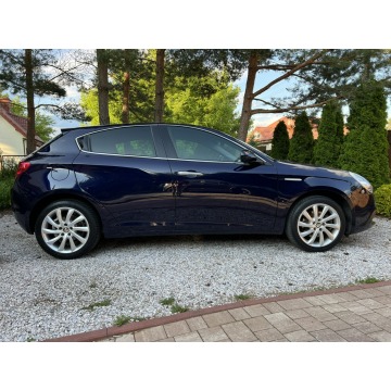 Alfa Romeo Giulietta  Hatchback 2010,  1.4 benzyna - Na sprzedaż za 25 900 zł - Włocławek - zdjęcie 5