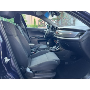Alfa Romeo Giulietta  Hatchback 2010,  1.4 benzyna - Na sprzedaż za 25 900 zł - Włocławek - zdjęcie 10