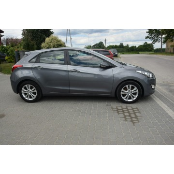 Hyundai i30  Hatchback 2014,  1.6 diesel - Na sprzedaż za 25 900 zł - Majdan Sieniawski - zdjęcie 11