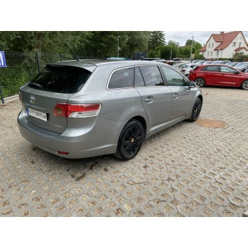 Toyota Avensis 2009,  1.6 benzyna - Na sprzedaż za 17 900 zł - Słupsk - zdjęcie 5