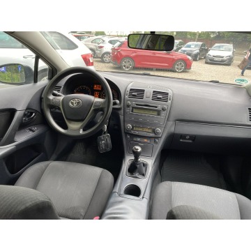 Toyota Avensis 2009,  1.6 benzyna - Na sprzedaż za 17 900 zł - Słupsk - zdjęcie 8