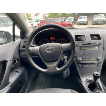 Toyota Avensis 2009,  1.6 benzyna - Na sprzedaż za 17 900 zł - Słupsk - zdjęcie 9