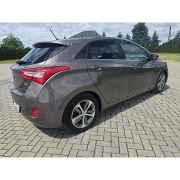 Hyundai i30  Hatchback 2015,  1.6 diesel - Na sprzedaż za 25 900 zł - Kutno - zdjęcie 8