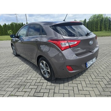 Hyundai i30  Hatchback 2015,  1.6 diesel - Na sprzedaż za 25 900 zł - Kutno - zdjęcie 11