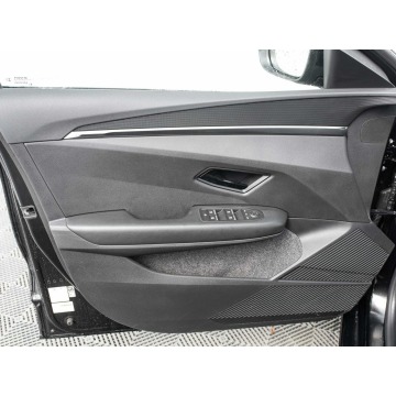 Renault Megane  Hatchback 2023 elektryczny, automat - Na sprzedaż za 92 800 zł - Gdańsk - zdjęcie 9