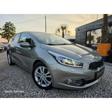 Kia Ceed  Hatchback 2012,  1.6 benzyna, automat - Na sprzedaż za 30 999 zł - Nowe Sójki - zdjęcie 4
