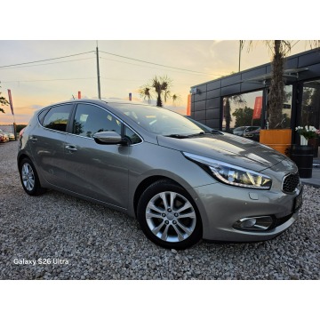 Kia Ceed  Hatchback 2012,  1.6 benzyna, automat - Na sprzedaż za 30 999 zł - Nowe Sójki - zdjęcie 5