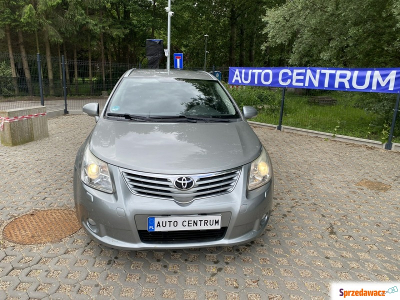Toyota Avensis 2009,  1.6 benzyna - Na sprzedaż za 17 900 zł - Słupsk