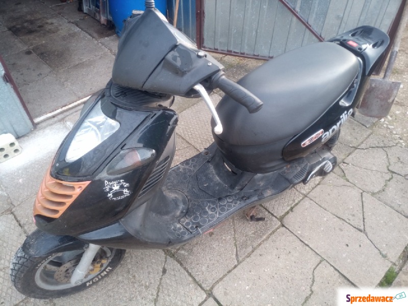 Skuter Aprilia Sonic  50 2T 2003r - Skutery - Łask