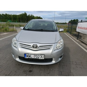 Toyota Auris  Hatchback 2013,  1.3 benzyna - Na sprzedaż za 16 800 zł - Lipówki - zdjęcie 4