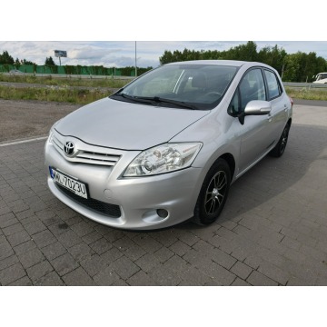 Toyota Auris  Hatchback 2013,  1.3 benzyna - Na sprzedaż za 16 800 zł - Lipówki - zdjęcie 2