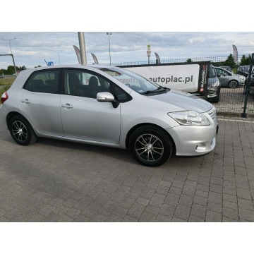 Toyota Auris  Hatchback 2013,  1.3 benzyna - Na sprzedaż za 16 800 zł - Lipówki - zdjęcie 9