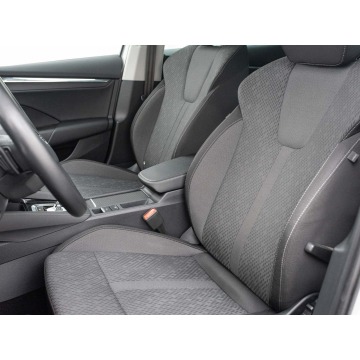 Skoda Octavia  Kombi 2022,  2.0 diesel, automat - Na sprzedaż za 77 800 zł - Gdynia - zdjęcie 12