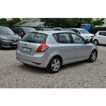 Kia Ceed  Hatchback 2011,  1.4 benzyna - Na sprzedaż za 16 000 zł - Warszawa - zdjęcie 6